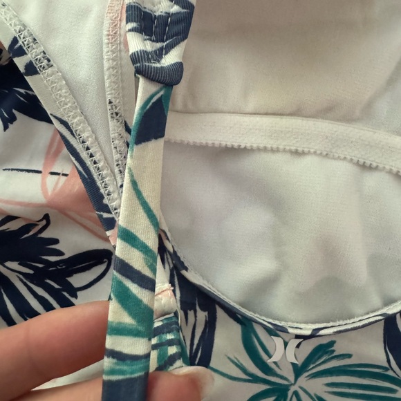 EUC Hurley low back one piece swimsuit Medium - Picture 6 of 11